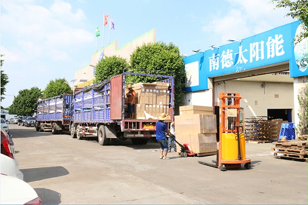太阳能LED路灯 太阳能路灯厂家 波肖门尾图库